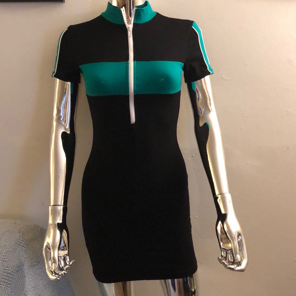 ❤️Form fitting dress